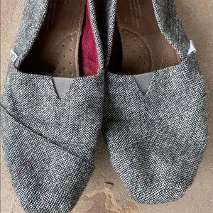 TOMS comfy slip ons